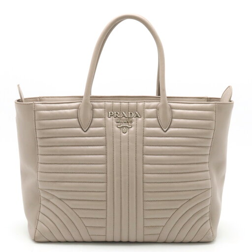 PRADA プラダ ダイヤグラム トートバッグ ハンドバッグ レザー POMICE グレージュ シルバー金具 ショルダーストラップ欠品 1BA195 【中古】 PRADA プラダ ダイヤグラム トートバッグ ハンドバッグ レザー POMICE グレージュ シルバー金具 ショルダーストラップ欠品 1BA195 【中古】