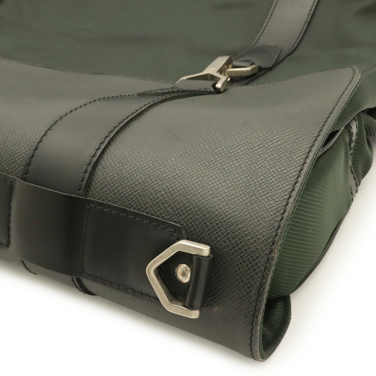 LOUIS VUITTON ルイ ヴィトン タイガ ポルタブル ジベシエール ガーメントキャリー...