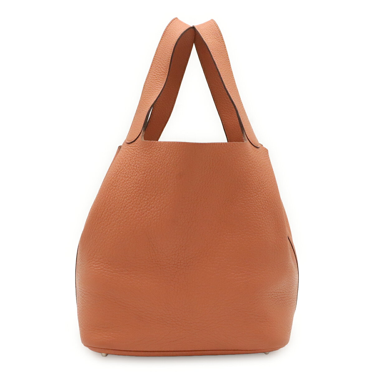 商品説明 程度 中古 ABランク サイズ W26cm H26cm D21cm 材質 トリヨンクレマンス カラー ローズティー 付属品 カデナ 鍵2 ショップカード 重さ 約870g コンディション 外側 折れ皺、角補色跡 内側 毛羽立ち、黒ずみ、若干のペン跡 ハンドル 若干のしっとり感、コバわずかなべたつき 金具 底鋲キズ 特記事項 刻印 □Q(2013年頃製造) コメント 使用感がございますが、ご使用に問題なくご愛用いただけます。上質で柔らかい素材のトリヨンクレマンスを使用した人気のピコタンシリーズ。使い勝手も良く、普段使いからちょっとしたお出かけにもご愛用いただけます。