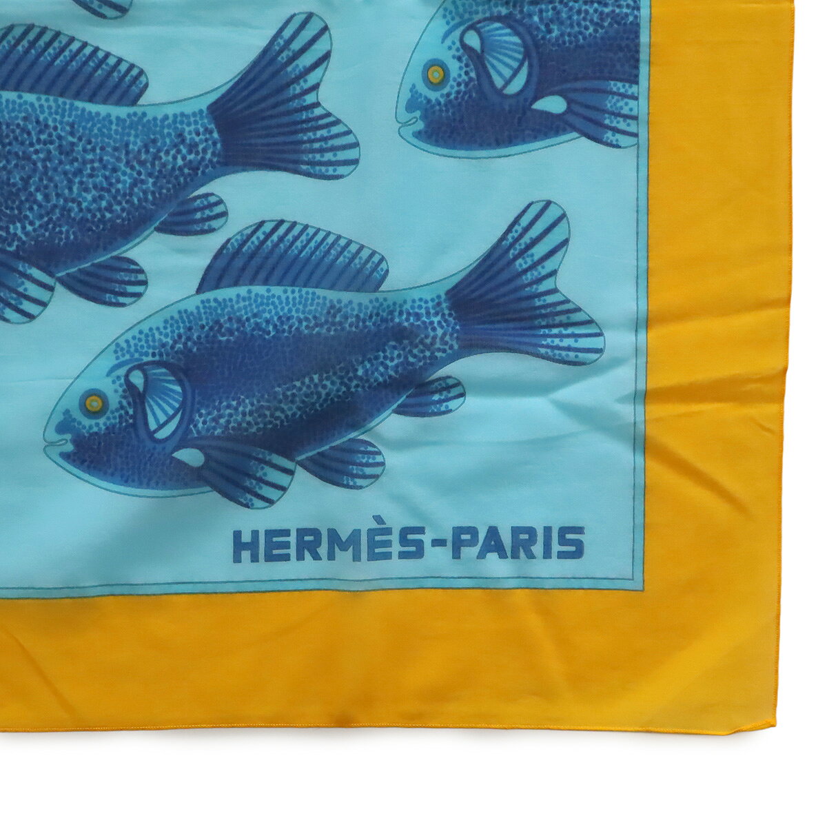 Blumin 楽天市場店のHERMES エルメス 大判ストール スカーフ ショール パレオ フィッシュモチーフ 魚柄 コットン100% ブルー 青 イエロー 黄色 【中古】｜アングル3