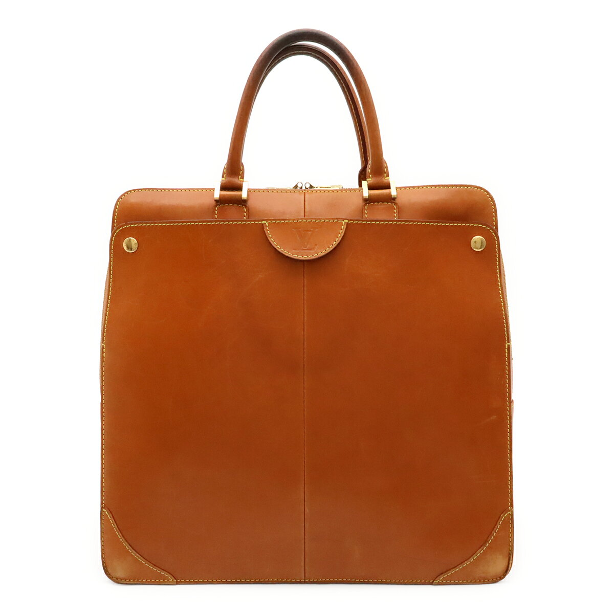 商品説明 程度 中古 Bランク サイズ W35cm H34cm D14.5cm 材質 レザー カラー キャラメル 仕様 外側ポケット1、内側ポケット2、携帯用ポケット1 付属品 なし 重さ 約1.2kg コンディション 外側 スレ、キズ、型崩れ、ハンドル跡、金具跡、シミ、下部若干の汚れ、ペン跡 内側 スレ、若干の保管臭 ハンドル 黒ずみ、スレ、コバ補色跡 金具 スレ 特記事項 製造番号 RI0092 コメント 使用感のあるお品物でございます。ブラウンカラーが上品で高級感のあるハンドバッグ。間口は大きく開きとても使い易いアイテムでございます。
