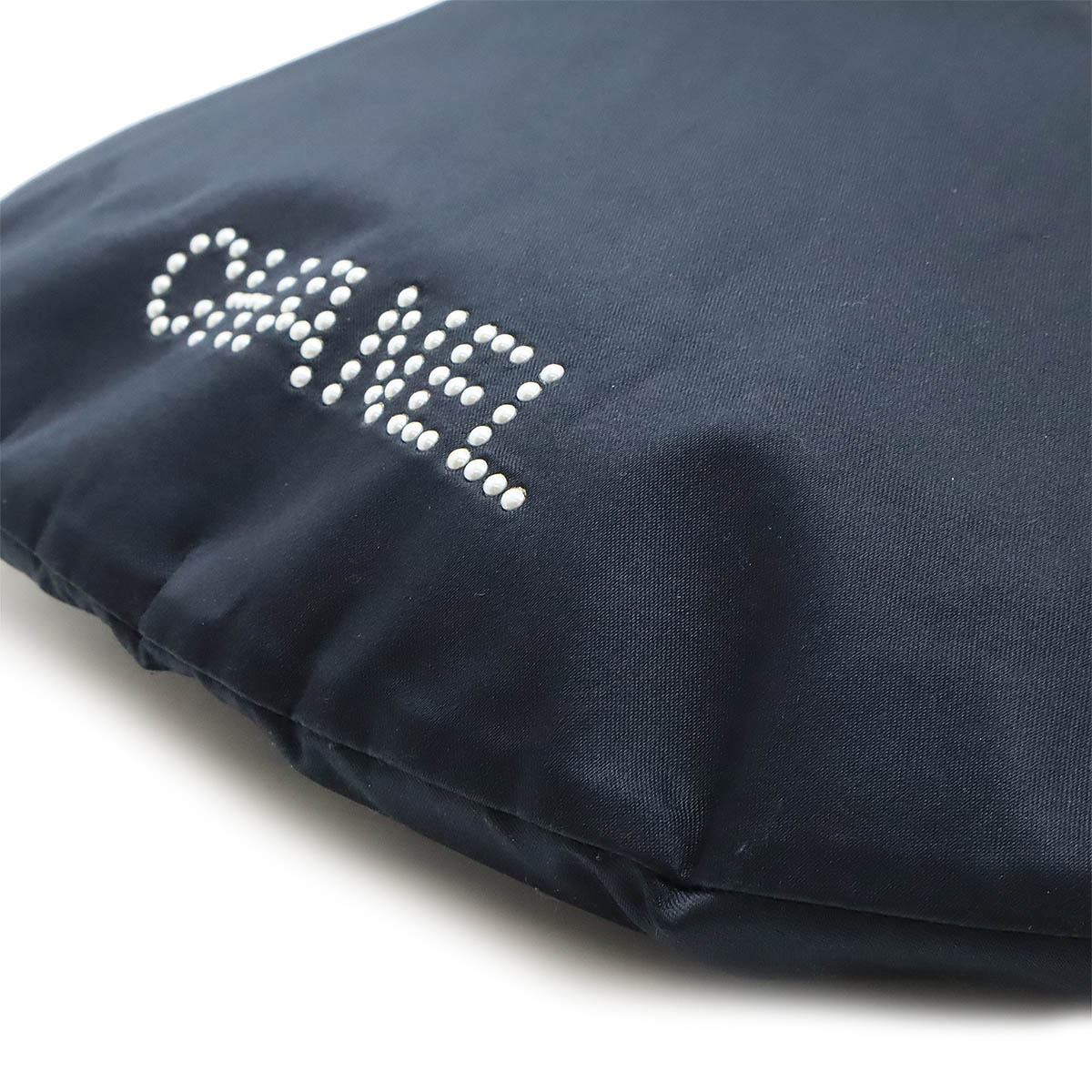 CHANEL シャネル ロゴ 巾着 マルチポーチ 小物入れ 化粧ポーチ コスメポーチ　ナイロン フェイクパール ブラック 黒 【中古】