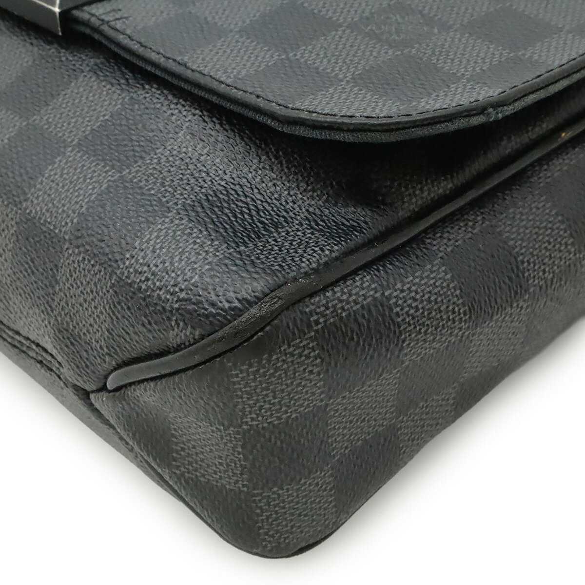 LOUIS VUITTON ルイ ヴィトン ダミエグラフィット ディストリクトPM ショルダーバ...
