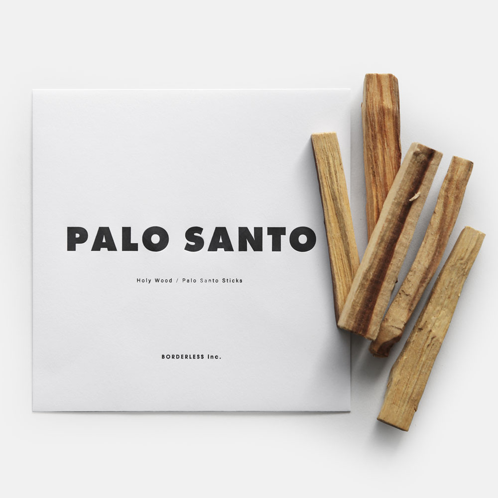 item:PALO SANTO (5P) price:1,000yen+tax brand:BORDERLESS inc.（ボーダレス） パロサントはスペイン語で「聖なる木（英名＝Holy Wood)」と呼ばれる南米原産の香木です。古くからラテンアメリカの先住民や南米では邪気払いやお祈りの儀式に利用されてきました。パロサントの木には油分を多く含んでおり、その濃厚な香りが特徴です。また香料を使用しない自然な香りで、リラックス効果が期待でき、近年では瞑想などにも利用されています。火をつけてお香のように立ち上る煙を楽しんだり、着火せずお部屋に置いておくことで微かな香りを長期間お楽しみいただけます。 SPEC サイズ 約10cm 入数 5本 重量 5本で30g前後 原産国 ペルー 使用方法 1. スティックにライターなどで着火します。 2. 火を消し、煙だけが出る状態にします。 3. 2~3分程立ち上る煙の香りがお楽しみいただけます。 ATTENTION --ご注文前にご確認下さい-- ※天然木のため形状や大きさ、色味に個体差がございます。商品の特性としてあらかじめご了承くださいませ。 ※火をお使いの際は火事などに十分お気を付けください。 VARIATION こんな商品もおすすめ