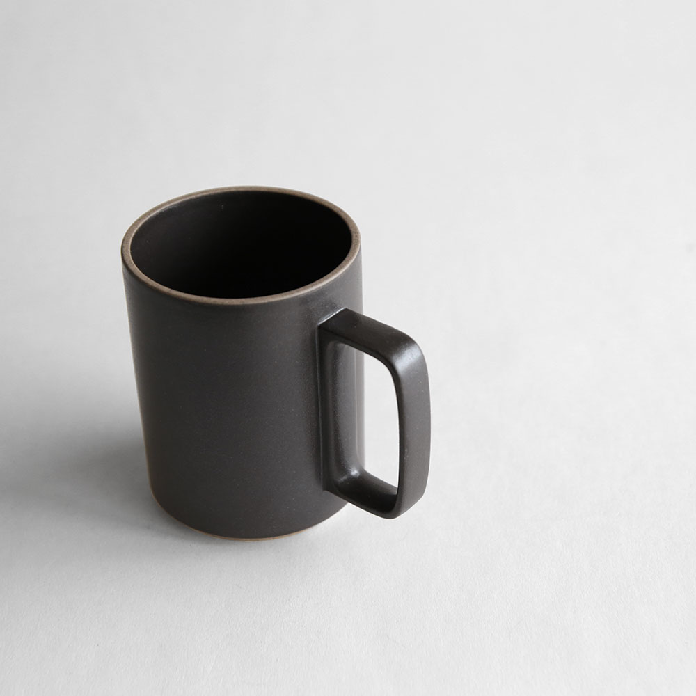 HASAMI PORCELAIN ハサミポーセリン / マグカップ L 450ml HPB021 ブラック｜MUG CUP 波佐見焼 食器 電子レンジ 食洗機対応 ギフト プレゼント 大容量 スタッキング シンプル 普段使い インテリア｜118373