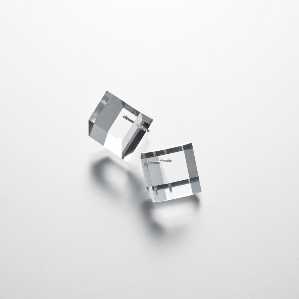 NUEN / CHAMFER SHORT EARRING/PIERCE(CLEAR)【ヌエン/チャン