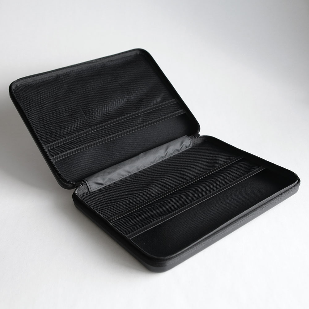 nahe ネーエ / HARD SHELL CASE PC ブラック｜ハードシェルケース HIGHTIDE ハイタイド ガジェットケース ノートPC収納 ポーチ 衝撃吸収 モバイルアクセサリ ケース おしゃれ｜114893 blw-store-10002476 B.L.W サンプル画像2