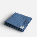 item:UKIHA Hand Towel(Indigo) price:1,600yen+tax brand:YARN HOME（ヤーンホーム） 医療用脱脂綿とガーゼで作る「pasima(パシーマ)」のハンドタオル。仕上剤や蛍光増白剤、糊材など一切使用しておらず、赤ちゃんから大人まで、肌が弱い方にも安心してお使いいただけるガーゼキルトです。肌にやさしく水をしっかり吸ってくれます。赤ちゃんの口拭きやお昼寝時のまくらとしてもちょうどいい大きさで、あると便利なサイズ感です。 SPEC サイズ W340×H350mm 材質 表側裏側：綿100%（ガーゼ）、中綿：綿85%（脱脂綿）ポリプロピレン15% 生産地 福岡県うきは市 備考 エコテックススタンダード認証「クラス1」取得 糸や生地など繊維製品の世界基準の安全指標「エコテックススタンダード100」で、もっとも厳しい分類「クラス1」を取得。赤ちゃんがなめても安全な品質基準をクリアしてます。 ATTENTION --ご注文前にご確認下さい-- ※はじめてのご使用前に水洗いしていただくと風合いがより優しくなり、吸水性が増します。 ※生地の痛みの原因や吸収性が損なわれるため、蛍光増白剤や柔軟剤を含む洗剤の使用は避けて下さい。 ※はじめての洗濯後は中わたがふくらむので、5%ほどの縮みがあります。ご了承くださいませ。 ※日焼けによる変色を避ける為、直射日光は避けてください。 ※なるべく自然乾燥、天日干しをおすすめします。 ※縮まないように軽く伸ばして干してください。 BRAND VARIATION こんな商品もおすすめ