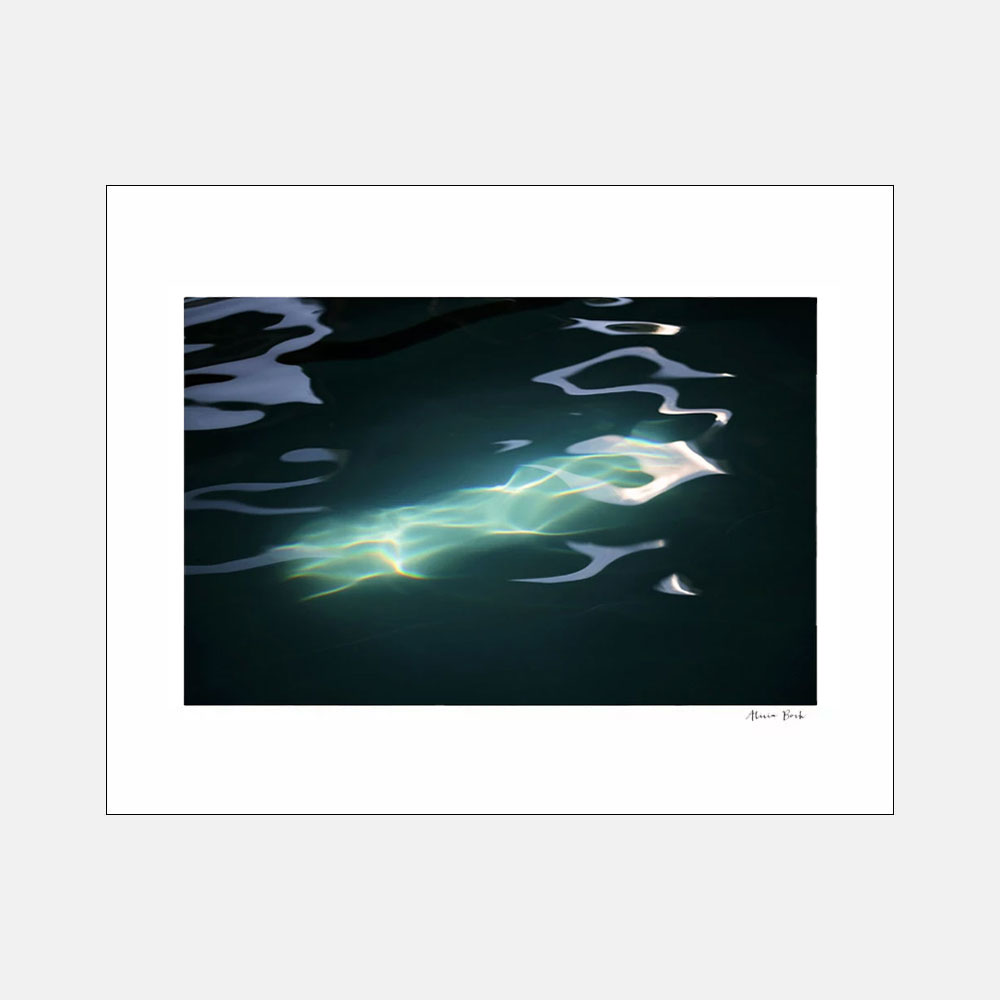 Alicia Bock Photography / Night Swimming 1 254×202mm 【メール便可 5点まで】【7.5 ×5 /アリシアボックフォトグラフィ/ポスター/写真/アート/フォトグラファー/プール/ナイトスイミング】 114271