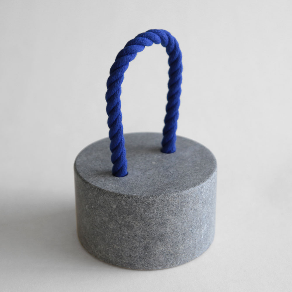 AJI PROJECT アジプロジェクト / FUJ #1 ドアストッパー (Blue)｜ソリッド 藤城成貴 Shigeki Fujishiro デザイン 庵治石 自然石 インテリア ブルー モダン ギフト 重石｜117928