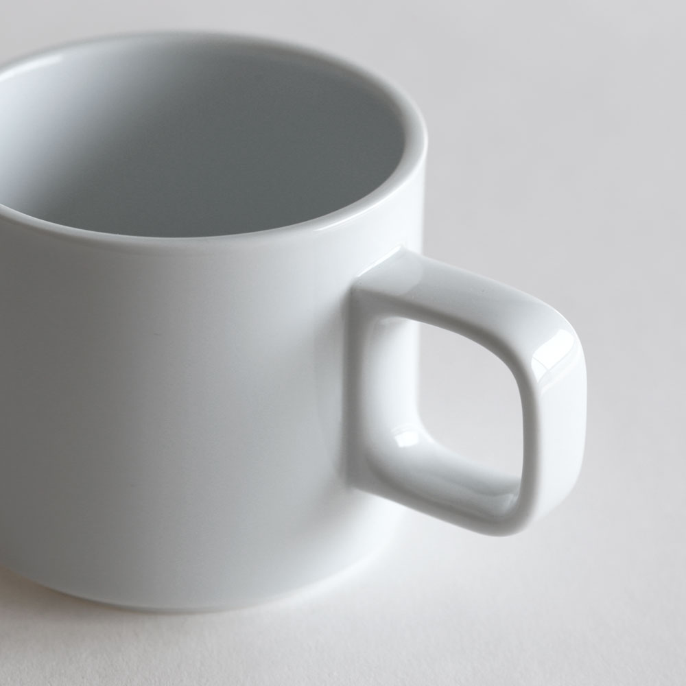 HASAMI PORCELAIN ハサミポーセリン / マグカップ S 330ml HPW019 ホワイト｜MUG CUP 食器 波佐見焼 テーブルウェア 電子レンジ対応 食洗機対応 レストラン 飲食店 カフェ ギフト シンプル ミニマル スタッキング インテリア ホテルライク｜118435