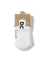 B:MING LIFE STORE by BEAMS（ビーミング ライフストア バイ ビームス）On / Logo Socks 3-Pack快適な履き心地を追求した一足■デザインオーガニックコットンをミックスした素材を使用し風合いにこだわった3パックのロゴソックス。でスタイリングにも取り入れやすいベーシックなカラー展開です。フラットに織り込まれたロゴがワンポイントに。■素材肌なじみの良いオーガニックコットンに耐久性に優れた素材を混ぜた糸を採用。伸縮性も高く、足首全体と足先で編地を変え、足をしっかりと包み込み構造にこだわっています。On／オン2010年にスイスで誕生したランニングシューズブランド。元プロアスリートを含む創業者3人による豊富な経験、専門的な知識を基に先鋭的、革新的なアイデアを形にした。現在、スイス以外にも事業拠点を置き、数々の国際的な賞を受賞、今も成長を続けている型番：92-43-0041-698-01-18 KH3626【採寸】サイズ高さM17.0cm商品のサイズについて【商品詳細】トルコ製素材：綿59％　ナイロン37％　ポリウレタン4％サイズ：M※画面上と実物では多少色具合が異なって見える場合もございます。ご了承ください。商品のカラーについて 【予約商品について】 ※「先行予約販売中」「予約販売中」をご注文の際は予約商品についてをご確認ください。■重要なお知らせ※ 当店では、ギフト配送サービス及びラッピングサービスを行っておりません。ご注文者様とお届け先が違う場合でも、タグ（値札）付「納品書 兼 返品連絡票」同梱の状態でお送り致しますのでご了承ください。 ラッピング・ギフト配送について※ 2点以上ご購入の場合、全ての商品が揃い次第一括でのお届けとなります。お届け予定日の異なる商品をお買い上げの場合はご注意下さい。お急ぎの商品がございましたら分けてご購入いただきますようお願い致します。発送について ※ 買い物カートに入れるだけでは在庫確保されませんのでお早めに購入手続きをしてください。当店では在庫を複数サイトで共有しているため、同時にご注文があった場合、売切れとなってしまう事がございます。お手数ですが、ご注文後に当店からお送りする「ご注文内容の確認メール」をご確認ください。ご注文の確定について ※ Rakuten Fashionの商品ページに記載しているメーカー希望小売価格は、楽天市場「商品価格ナビ」に登録されている価格に準じています。 商品の価格についてB:MING LIFE STORE by BEAMSB:MING LIFE STORE by BEAMSの靴下靴下・レッグウェアご注文・お届けについて発送ガイドラッピンググッズ3,980円以上送料無料ご利用ガイド