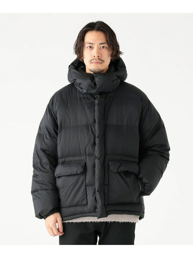 【予約商品について】 ※「先行予約販売中」「予約販売中」をご注文の際は予約商品についてをご確認ください。■重要なお知らせ※ 当店では、ギフト配送サービス及びラッピングサービスを行っておりません。ラッピング・ギフト配送について同時に複数の商品を注文された場合メーカー希望小売価格について置き配についてご利用ガイドB:MING LIFE STORE by BEAMS（ビーミング ライフストア バイ ビームス）【別注】TAION / ダウン フーディー着脱フードで2WAY。軽くて暖かい大人の洗練ダウン。・アウトドアテイストのフードダウンを型から別注・着脱可能なフードで、外した時もスナップボタンが目立ちにくい仕様・軽量なナイロンタフタ生地を使用・ボリュームが出過ぎないようにダウン量を調整・800フィルパワーで反発力が良く保温性の高いダウンを使用。とにかく軽量で暖か※商品の色味は白背景商品単体で撮影した画像をご参照ください。※着用画像は光の当たり具合やパソコンなどの閲覧環境によって、実際の色味と異なって見える場合がございます。予めご了承ください。TAION/タイオン軽くて、暖かく、どの環境下でも着用しやすいデザインを最大限に追求している、日本のインナーダウンブランド。ブランド名の由来は「体温」。羽毛本来の温湿度調整機能が非常に高く、軽くて反発力の良いダウンを使用。素材へのこだわりはもちろん、デイリーに活躍するベーシックなデザインも魅力です。Model：176cm66kg着用サイズ：L型番：92-18-0513-226-19-16 PY7929【採寸】サイズ着丈肩幅身幅そで丈S71.6cm52.8cm62.6cm61.3cmM73.0cm55.1cm65.3cm62.8cmL74.0cm56.0cm66.8cm64.9cmXL77.0cm56.9cm67.2cm67.3cm商品のサイズについて【商品詳細】中国製素材：表側:ナイロン100%　中わた:ダウン95%　フェザー5%　裏側:ナイロン100%サイズ：S、M、L、XL※画面上と実物では多少色具合が異なって見える場合もございます。ご了承ください。商品のカラーについて