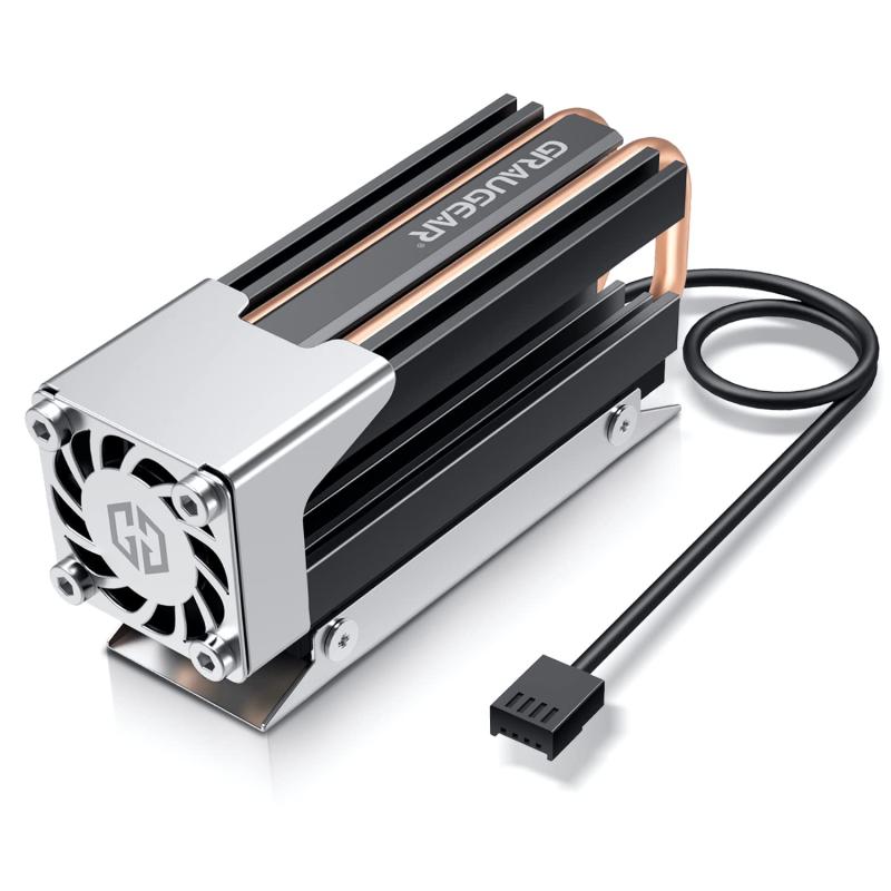 GRAUGEAR M.2 2280 SSDヒートシンク アルミニウム 25mmの高速PWMファン 二つの純銅のヒートパイプ 多層のヒートシンクデッキ サーマルパッドというデザイン NVME PCIe SATA NGFF M.2 SSDに強力な冷却を提【銅ヒートパイプ】デュアル銅ヒートパイプは、DTH（ダイレクトタッチヒート）を使用することで最大の冷却性能を発揮します。 その平らな機械加工面はSSDに均一に接触し、非常に高速に熱を伝導します。【PWM冷却ファン】PWMサポートと低ノイズアダプターを備えた高度に最適化された25mmファンで、自動速度制御と超静音動作を実現し、最大ファン速度は最大8500RPMです。 マザーボードへの4ピンコネクタを使用すると、BIOSでファン制御を設定することにより、冷却性能とノイズレベルの最適なバランスを見つけることができます。【アルミフィン】プレートフィン熱交換器の設計により、最高の熱伝導効率がされ、M.2 SSDからの熱が最大60％削減されます。 冷却ファンとアルミフィンを組み合わせることで、より優れた放熱性能を実現。【M.2 2280 SSD】M.2 2280 NVMeおよびSATA SSDの片面および両面に対応。【付属品】GRAUGEAR M.2 2280 SSDヒートシンク、サーマルパッド4個、ドライバー、ネジ5個、書、取扱説明書。