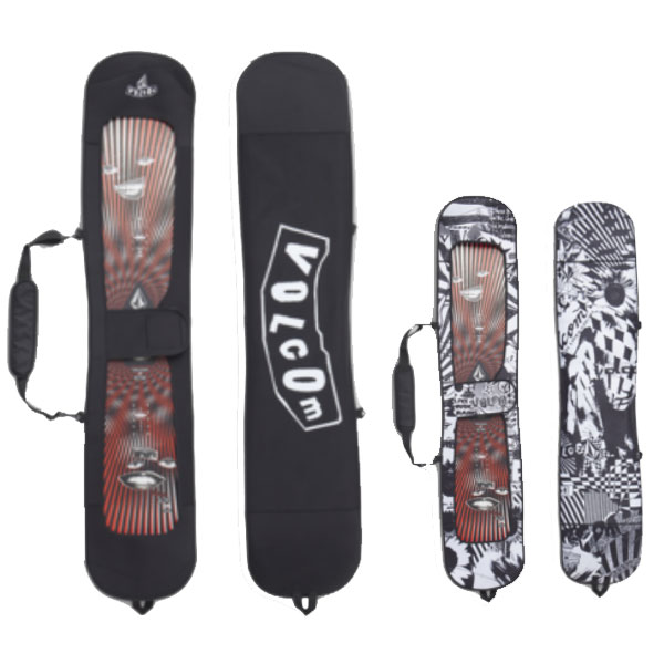 VOLCOM 【JP BOARD COVER】 サイズ W30cm × H148cm ボードサイズ約150cm〜156cmまで対応可能 ※ボードの形状、幅によっては使用できない場合もあります。 コメント VOLCOMはブランドとして、商品としてのカッコよさはもちろん、マウンテンブランドにも引けを取らない機能の良さ、また製造するにあたり環境問題や労働問題など多くの改善努力を行い社会的に認められた横乗りでも数少ないブランドです。 世界で初めてサーフ・スケート・スノーといったボードスポーツをカバーするアパレルブランドとして、1991年アメリカ・南カリフォルニアでスタート。 TRUE TO THIS (真剣に打ち込むこと)をコンセプトに、世界中のスノーボーダー、サーファー、スケーターに支持されている。 チームライダーやガイド達によるフィードバックが反映された機能性とデザイン性は高次元の域に達し、バックカントリー・リゾート・ストリートまで、あらゆるシーンにマッチするアウターウエアを展開。 ▲全てにおいて当店オススメの人気ブランド▲ 交換について ウエアのメンテナンス インソール＆ソックス 防寒・日焼け対策に！ メーカー希望小売価格はメーカーカタログに基づいて掲載しています。レビュー内容に関して：2023/03/16 22-23モデルに変更。