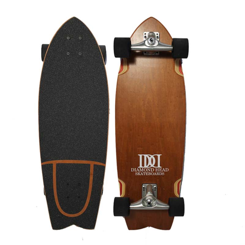 DIAMOND HEAD/ダイアモンドヘッド　SURF SKATE クルージングデッキ 31インチ スペック 6 SURFSKATE TRUCK LENGTH..31インチ　　 WIDTH..10インチ WHEEL BASE..18 1/2 特徴 安定したライディングが可能なデッキサイズは、直進安定性が高く、加速力が高い為、初心者からの練習に適正なモデル。またベアリングにもABEC9を使用し最高の走りを実現してくれます。またウィールには65×51の78Aを採用することで、グリップ力は高く、多少荒れたアスファルト上でもしっかりとした乗り心地と、リップアクションもこなせるモデルとなっています。 メーカー希望小売価格はメーカーカタログに基づいて掲載しています。 【レビュー内容に関して】 2017.4月より商品が継続モデルの場合、順次商品ページを更新させて頂いております。 デザイン、仕様など、過去のレビュー投稿内容が御座いますのでご注意下さい。