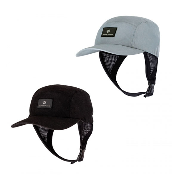 CREATURES SURF CAP / クリエイチャーズ サーフキャップ 商品名 SURF CAP / サーフキャップ カラー BLACK , LITE GREY サイズ FREE 特徴 水辺での使用を想定したサーフキャップです。ワンサイズ、ピークキャップ。 サーフキャップはSPQクイックドライファブリックを使用し、調節可能なフィット感と輪郭のあるあごひもを特徴としています。 メッシュの通気口があり、ラッシュシャツやウェットスーツ用に取り外し可能なコネクターを備えています。 ・日焼け防止用キャップ ・ワンサイズ（調整可能） ・耳部分にメッシュのベンチレーション ・あご紐&ストラップ構造 ・SPF速乾生地 メーカー希望小売価格はメーカーカタログに基づいて掲載しています。