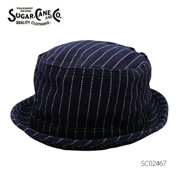 ブランド シュガーケーン【SUGAR CANE】 品番 SC02467 モデル名 WABASH STRIPE PORKPIE HAT カラー NAVY(128) 素材 コットン100% 原産国 日本 サイズ 7 1/2(L) 頭囲：61cm前後 深さ：10cm前後 ブリム：4cm前後 ※素材の特性や仕上げの方法によって、各所の寸法には若干の個体差が生じます。 ブランド説明 『シュガーケーン』は、「サトウキビ」という名を持ついかにもアメリカ的なこのブランドこそ、日本に誕生した戦後初めての米国向け衣料メーカーである。 シュガーケーンの生みの親である東洋エンタープライズ株式会社は1965年、米軍によるベトナム戦争への本格的介入を機に、日本の米軍基地関係者を対象として設立。 米軍基地に駐屯していた将校によって「SUGARCANE」と名付けられる。 シュガーケーンの誕生は日本でありながら、米軍基地を相手に育っただけにその精神も物作りのノウハウもアメリカ仕込み。 当時から現在に至るまで、アメリカンスタイルのシンボルとも言えるデニム素材を中心とした本場仕込みのワークウエアを作り続けている。 アイテム説明 シュガーケーン【SUGAR CANE】より、ハットが入荷致しました。 その名の通りクラウンの部分が「ポークパイ」のような円筒形でブリムがカールアップしたハット。 シュガーケーンのワークウェアと相性の良いウォバッシュストライプ生地で仕立てている。 プレゼントにもオススメです。 その他SUGAR CANEはこちら ご注意 ※この製品は、インディゴ染めの生地を使用しています。 ※他の製品には味わえない自然な風合いがあり着用を繰り返すごとに独特の色落ちの変化を楽しめます。 ※水洗い、乾燥機の使用は緩みや型崩れの原因になりますのでご注意ください。 ※日光や照明を長時間受けますと変色の恐れがあります。 ※摩擦により淡い色のベルトやバッグ等の持ち物、身の回りの物等に色移りしますので、ご注意ください。(ソファーや車のシートもご注意ください。) ※白色や淡い色の衣料とのコーディネートは色移りしますのでご注意ください。 ※雨等で濡れたままでの放置は変色の恐れがありますのでご注意ください。 ※保管の際は、重ね置きや高温多湿を避け、風通しが良く日光や照明の当たらない場所で色移りを避けるために他の物と接触しないように保管してください。 商品はお使いのPCや携帯電話の環境や画質により、掲載画像の色味が実物と若干異なる場合がございます。 正規代理店より仕入れを行っておりますが、仕入れ方法等により箱等の付属品がない場合や箱やケース等に傷や汚れがある場合がございます。