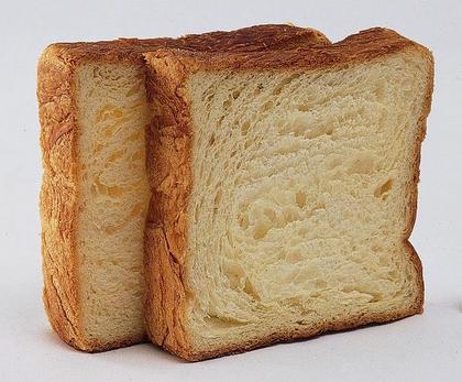 ボローニャ『デニッシュ食パン1.5斤サイズプレーン』
