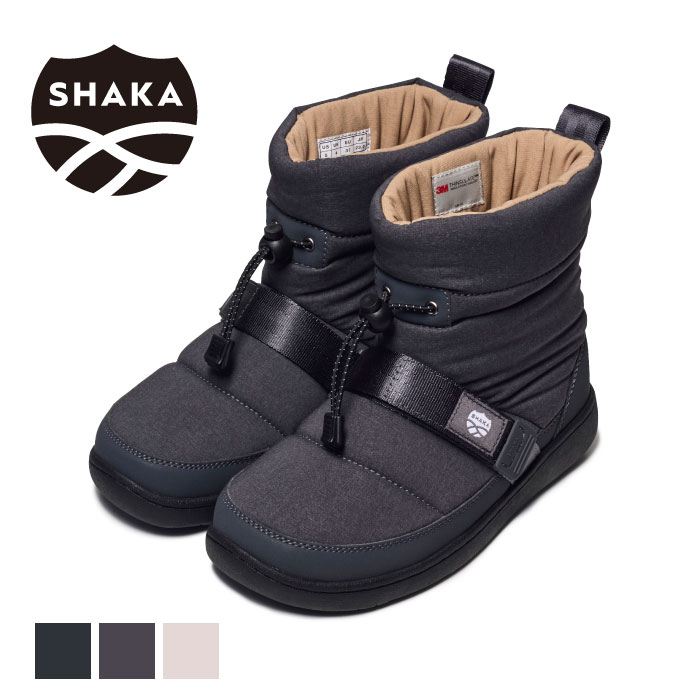 メーカー希望小売価格はメーカーサイトに基づいて掲載しています。 SHAKA／シャカ 1990年代に南アフリカ共和国で誕生したサンダルブランド。 2013年の春からソールの強度やクッション性の向上、足入れの良さををアップデートしたモデルの復刻生産がスタートし、再び注目を集めている。 「シャカ」は、2023SSからリニューアルいたします。 このロゴマークは『行こう。自由だ。』というSHAKAのメッセージを視覚化したものであり、新しいVISIONのシンボルです。 丸いフォルムは豊かな地球を、柔らかな曲線は縦横無尽に自由に地球の隅々まで歩き回る姿や辿った足跡を表現しています。 また、上部の鋭角を雄大な山脈に、下部の曲線を重なる波と見立てることで、SHAKAを履くことで手にできる新しい世界の風景と見ることもできます。 ◆ボンフカヤ取扱いモデル CAMP BAY B FOTTER TRAILBAREFEET RIVER GUIDE LAWN SLIDE BF SOLE CLIMBING NEO BUNGY/ネオバンジー CHILLOUT/チルアウト TABLE MOUNTAIN AT テーブルマウンテンAT OTTER TRAIL AT オッタートレイルAT TREK ZIP BOOTIE AT TREK トレック ジップ ブーティー AT CHELSEA AT トラックチェルシー SCHLAF CAMP BOOTIE / シュラフキャンプブーティー ◆アイテム ウィンターブーツ ブーツ アウトドアシューズ スポーツサンダル アクアシューズ マウンテンブーツ キャンプ フェス ショートブーツ 中綿ブーツ 中綿シューズ ◆特徴 中綿ショートブーツ 秋冬用ショートブーツ 甲ベルト ドローコード リフレクター仕様 簡単な着脱 軽量 幅広 中綿 あったか 撥水加工 3Mシンサレート 足を包む カップ状 サイドマッケイ製法 防汚加工 抗菌 防臭 衝撃吸収 軽量 耐久性 グリップ力 土踏まず部分もしっかりフィット グリップ力 コンクリート アウトドアフィールド 歩きやすい 快適で軽快な歩行 高通気性 ファッション性 実用性 等 ◆使用シーン 街履き 旅行 旅 アウトドア キャンプ ひとりキャンプ 山歩き 冬山 雪道 バーベキュー 焚火 BBQ 野外フェス 釣り 海 海水浴 山 川 川遊び 河 雨天時 雪 雨 泥 油汚れ チルタイム 等 ◆年齢層 10代・20代・30代・40代・50代・60代 男女兼用 ユニセックス レディース メンズ ◆コ—ディネート デニム メンズスタイル カーゴパンツ ミリタリーコーデ ナイロンパンツ フリースパンツ スラックス チノパン パンツ ワイドパンツ スカート アウトドアウエア レディースコーデ ワンピース デイリースタイル レギンス クライミングパンツ スポーツ スキニーパンツ タイトスカート セットアップコーデ 夫婦コーデ カップルコーデ 家族コーデ 友達コーデ お揃いコーデ リンクコーデ 正月コーデ 帰省コーデ 元旦コーデ 等 ◆キーワード SHAKA シャカ フットウェアブランド スポーツサンダル スニーカーサンダル シューズ ブーツ スポーツ サンダル ベルクロ マジックテープ 脱げない メンズ レディース ユニセックス 男女兼用 彼氏プレゼント 彼女プレゼント カップル プレゼント キッズ 旅行 アウトドア 街履き 冬休み お盆 正月 帰省 正月休み 元旦 ゴールデンウイーク 連休 休日 お出かけ 冬山 寒い場所 寒い日 冬 修学旅行 旅行 家族旅行 家族キャンプ 山登り 川下り サマー スポサン スニサン 走れるサンダル 走り回れる 遊びまわれる 大人キャンプ キャンプコーデ フェス フェスコーデ 韓国 秋 冬LINEN H-CHARCOA BLACK 【2023 秋冬】 SHAKA シャカ SK-235 中綿ブーツ SCHLAF CAMP BOOTIE 本格スペックで秋冬の足元を支える中綿ブーツ SHAKA(シャカ)の高機能ウィンターブーツとして好評の「SCHLAF CAMP BOOTIE/シュラフキャンプブーティー」を、 高級感のある撥水素材MINOTECH STでリニューアルした中綿ショートブーツ。 秋冬キャンパーやアウトドア好きに向けて機能面を追求したアイテムが、 より街履きや旅行など普段履きにもピッタリな仕様へとアップデートされました。 アンクル部分にまで詰め込まれた中綿には高い断熱性と透湿性を誇る素材を採用。 新たにアッパーに採用したMINOTECH STは天然素材の様なさらっとやわらかな風合いを持ちつつも、 特殊構造によって、ストレッチ性と通気性、透湿性を備えたまま水滴を滑り落とし、 撥水性をもった高機能素材です。 足首のリフレクター仕様のドローコードと甲ベルトで簡単にフィット感調節と着脱が可能。 ベルトは滑らかなツヤ感のある素材感でさりげないコントラストを演出。 寝袋に包まれているような、リラックス感のある履き心地を目指したアウトソール。 土踏まず部分もしっかりフィットしグリップ力も抜群。 歩きやすく快適で軽快な歩行をサポートしてくれます。 スキニーパンツやタイトスカート、セットアップコーデで スタイリッシュな着こなしにもSHAKAの中綿ブーツは相性抜群です。 FUNCTION [機能] ・SHAKAが誇るオリジナルSOLE 寝袋に包まれているような、リラックス感のある履き心地を目指したSCHLAF SOLE。 土踏まず部分もしっかりフィットし、アウトドアでも街でも履きやすいのが特徴。 ・高機能中綿×撥水加工 雨をよける『撥水機能』素材のミノテック。特殊構造と撥水剤により、高い撥水効果を保持します。 高機能中綿素材は、断熱性を損なわず濡れてもすぐに乾き、快適な防寒を実現する理想的な断熱素材です。 ・オリジナル IN-SOLE 独自配合によりクッション性が非常に高く、耐久性も兼ね備え、適度な硬さで足の裏をサポート。 さらに通気性が抜群で、抗菌・防臭効果も高く、快適な足入れをお約束します。 素材 甲：ポリエステル　底：合成底 ソール SCHLAF SOLE ヒール高 3.1センチ 原産国 CHINA サイズ感 やや大きめ 備考 ※掲載画像の商品の色味は、屋外や屋内の光の照射や角度、お手持ちのスマートフォン、PCの画面設定により実物と色味が異なる場合がございます。 またサンプルを使用して撮影をしている場合表示のサイズ感と実物は若干異なる場合もございますので、予めご了承ください。