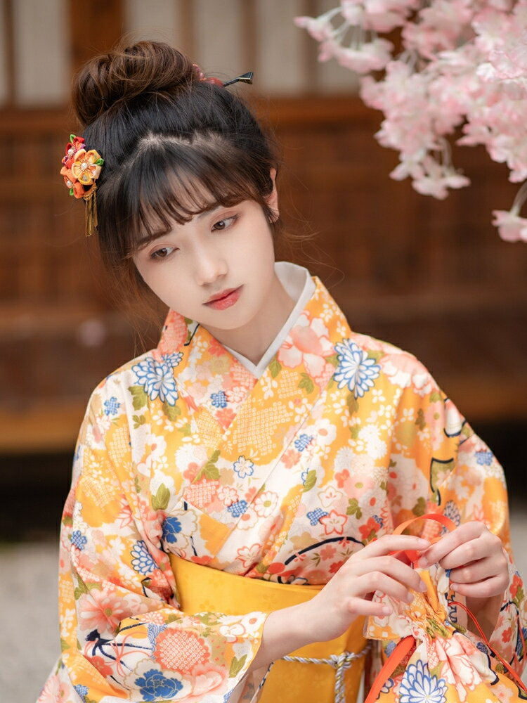 黄色 菊 浴衣 単品OR3点セット 着物 イエロー ブルー 花柄 サクラ 植物 和柄 レトロ 大正浪漫 きれいめ エレガント 夏祭り お出かけ 花火大会 食事会 盆踊り 文化祭 YUKATA 夏 女性用 大人 高校生 巾着 作り帯 半幅帯 ゆかた 可愛い 撮影 送料無料