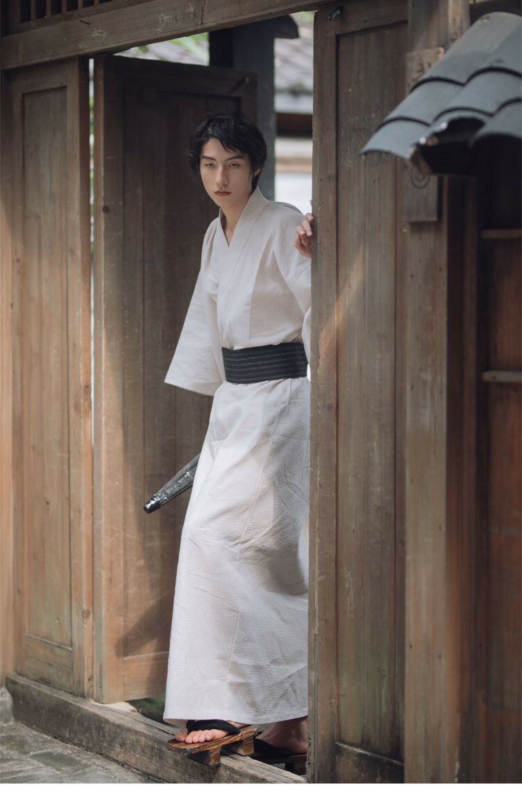 メンズ 浴衣 オフホワイト 2点セット 無地 アイボリー 大人 男性 紳士 ゆかた 簡単着付け 角帯 腰帯 ワンタッチ 花火大会 夏祭り お祭り お盆 和服 帯 おしゃれ 夏ファッション 発表会 着物 夏服 和装 カジュアル お出かけ 記念撮影 大きいサイズ