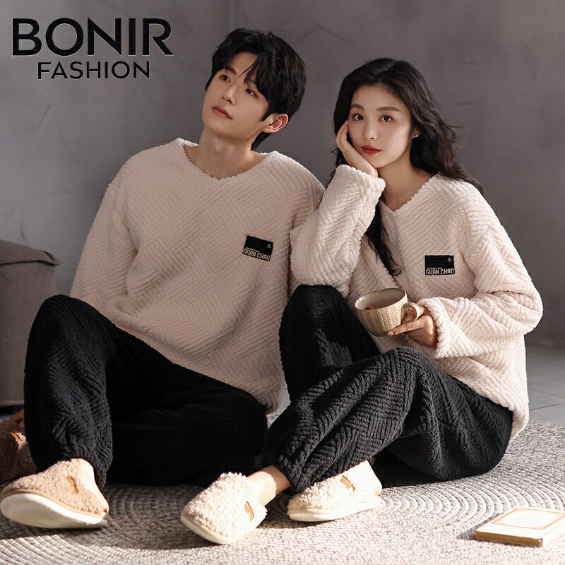 商品詳細 商品内容 パジャマ(男セット+女セット) 素材 綿、ポリエステル カラー 写真通り サイズ ※★具体的な寸法は画像をご確認ください。 ※サイズは平置きの状態で計測しています。 ※測る箇所により、若干の誤差が生じる場合もございます。ご了承下さいませ。 関連商品 注意 ※モデル着用画像は撮影環境により実物の色と異なって見える場合がございます。 ※ご覧の端末のモニター設定によっては実物の色味と異なって見える場合がございます。