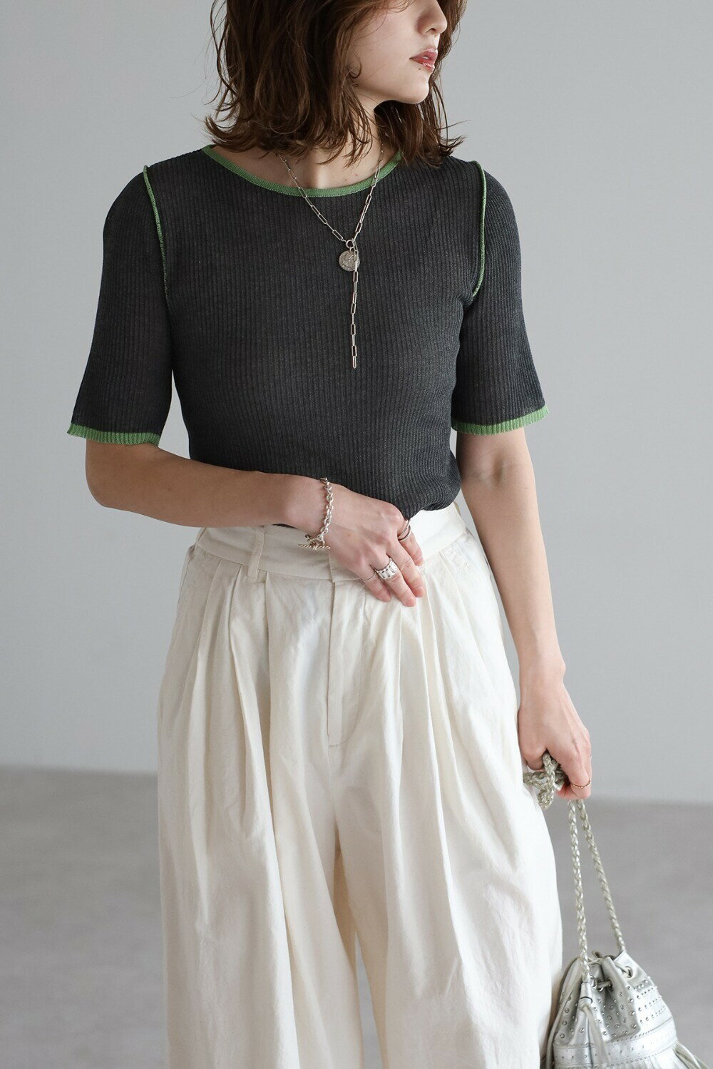 ＼30%OFFクーポンで3003円！11日9:59まで／ 配色リブ半袖ニット 77-004923のサムネイル