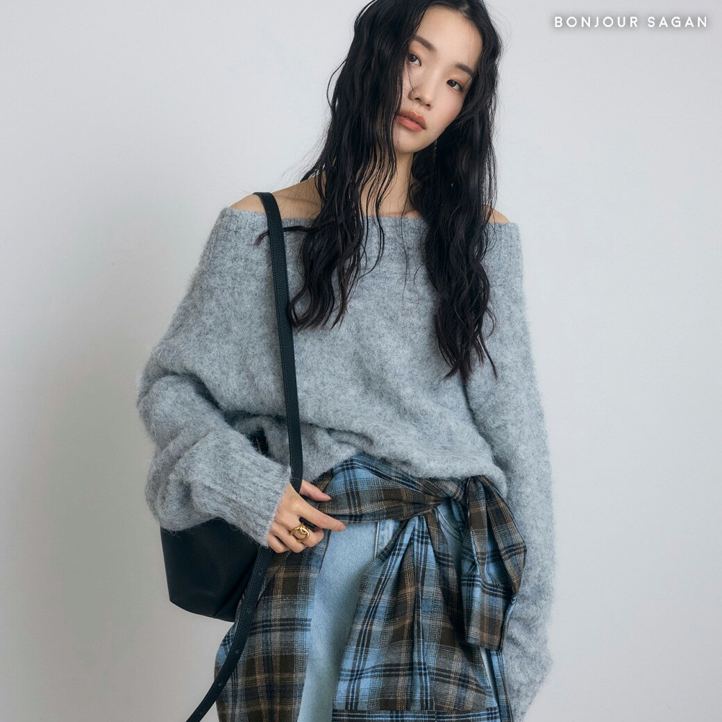 ふんわり柔らかい、アルパカタッチのオフショルダーニット 88-004381