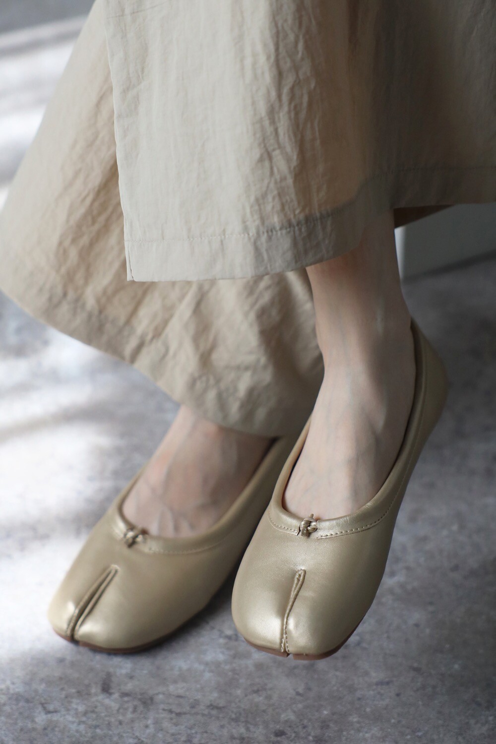 ＼40%OFFクーポンで2994円！27日9:59まで／ 足袋パンプス 77-001362のサムネイル