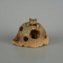 【中古】 信楽焼 めだかの家 長辺 約 12cm 変形 ドーム型 蛙付 かえる カエル 水景 水槽 水鉢 飾り 景色 小魚 メダカハウス 隠れ家 憩い アクアリ...