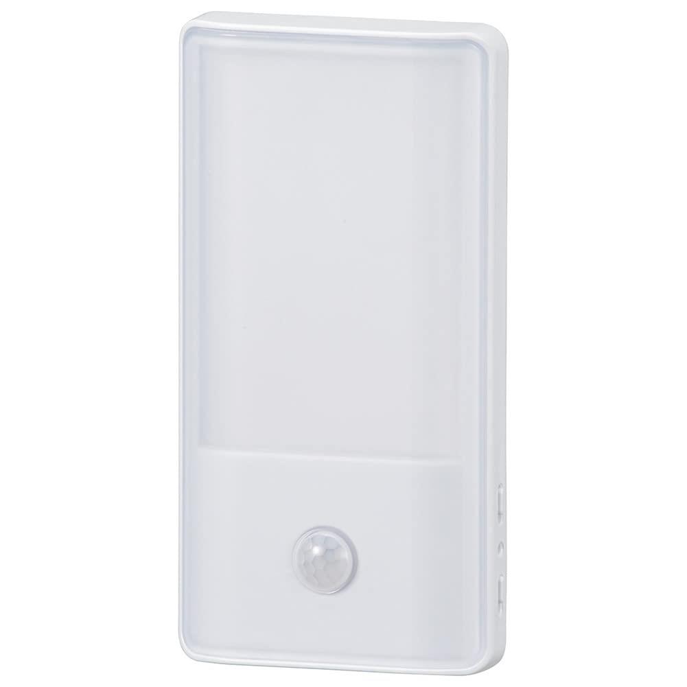 オーム(OHM) 電機 LEDナイトライト 明暗人感センサー式 電球色 フットライト 足元灯 コンセントタイプ ..