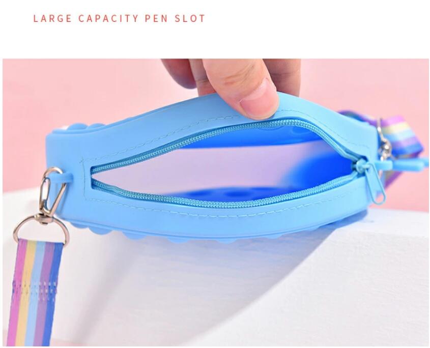 【50円クーポン配布中 クジラの形】 レディース サッチェルバッグ ショルダーバッグ プッシュ ストレス解消グッズ プッシュ 知育 スクイーズ 玩具 カラフル 感覚 プッシュ ストレス プッシュ フィジェット