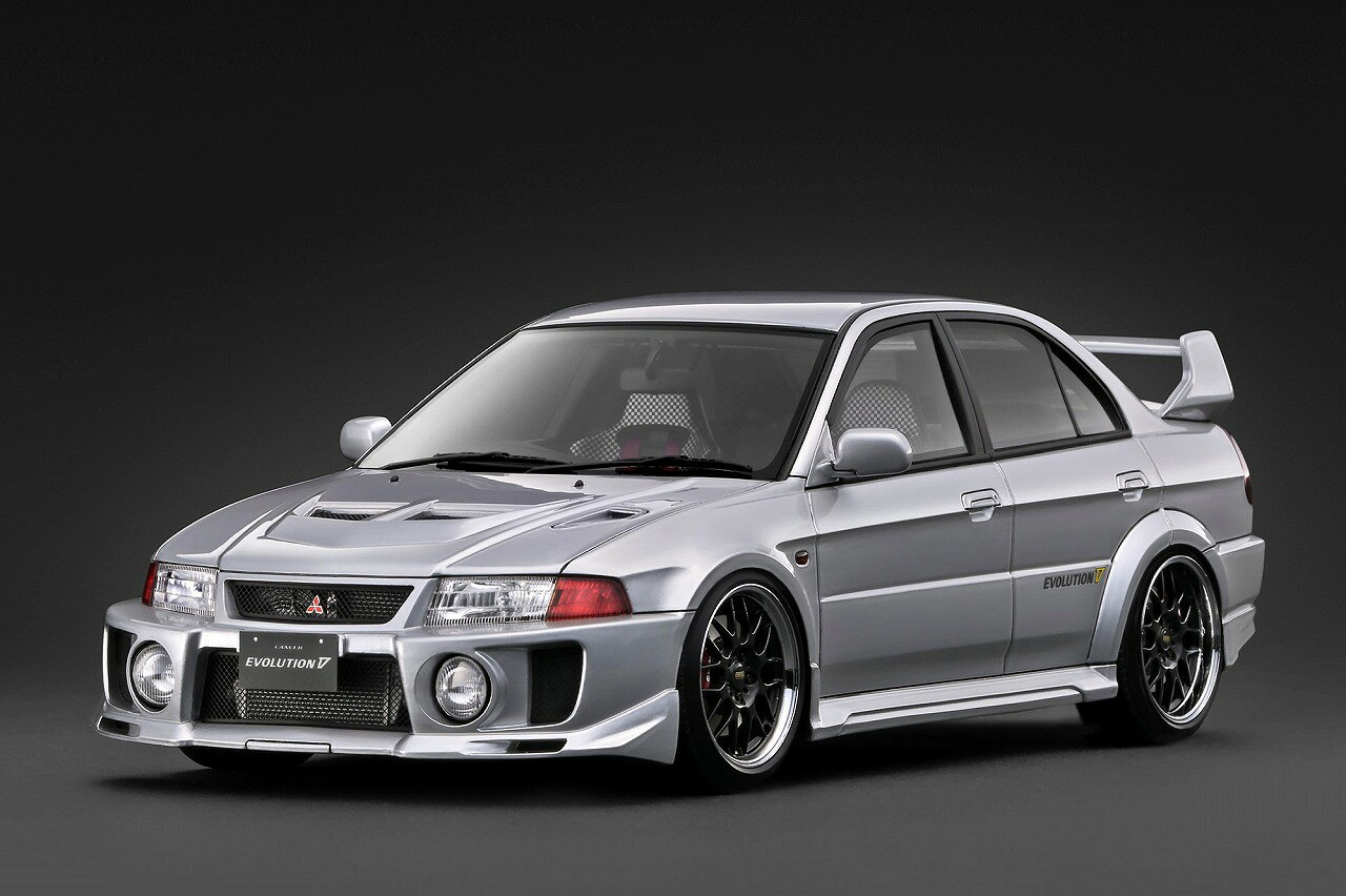 モデルの見所＞＞
「LANCER EVOLUTION V (CP9A) 」を1/18スケールレジンモデルで再現。
ボディカラー：シルバー。
BBS RG-Rタイプ 17インチホイール(ポリッシュ＆ブラック）にローダウン仕様。
純正エアロパーツ(フォグランプ一体型バンパー、サイドステップ、リヤウィング）ブレーキキャリパー(レッド）、純正レカロシート、4点シートベルト、純正MOMOタイプステアリング、大径1本出しマフラー
を装着。

※画像は試作品です。
※メーカー都合により大幅な発売延期や発売中止が発生する場合がございます。予めご了承ください。
※掲載の製品は全て商品化申請中です。

・ホビー系商品についての諸注意
メーカー都合により発売の大幅な延期が発生する可能性がございます。
予約商品についてはメーカーから順次入荷次第の発送となります。メーカー公表の発売日とは異なる場合がございますのでご了承ください。【対象年齢】：