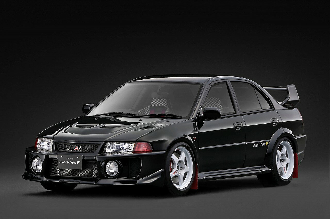 モデルの見所＞＞
「LANCER EVOLUTION V (CP9A) 」を1/18スケールレジンモデルで再現。
ボディカラー：ブラック。
OZクロノタイプ 17インチホイール(ホワイト）を装着。
純正エアロパーツ(フォグランプ一体型バンパー、サイドステップ、リヤウィング）ブレーキキャリパー(レッド）、純正レカロシート、4点シートベルト、前後マッドフラップ(レッド）、純正MOMOタイプステアリング、大径1本出しマフラーを装着。

※画像は試作品です。
※メーカー都合により大幅な発売延期や発売中止が発生する場合がございます。予めご了承ください。
※掲載の製品は全て商品化申請中です。

・ホビー系商品についての諸注意
メーカー都合により発売の大幅な延期が発生する可能性がございます。
予約商品についてはメーカーから順次入荷次第の発送となります。メーカー公表の発売日とは異なる場合がございますのでご了承ください。【対象年齢】：