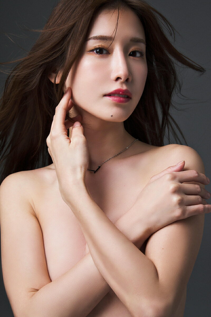 益田アンナ 1st写真集 Fragments of glow