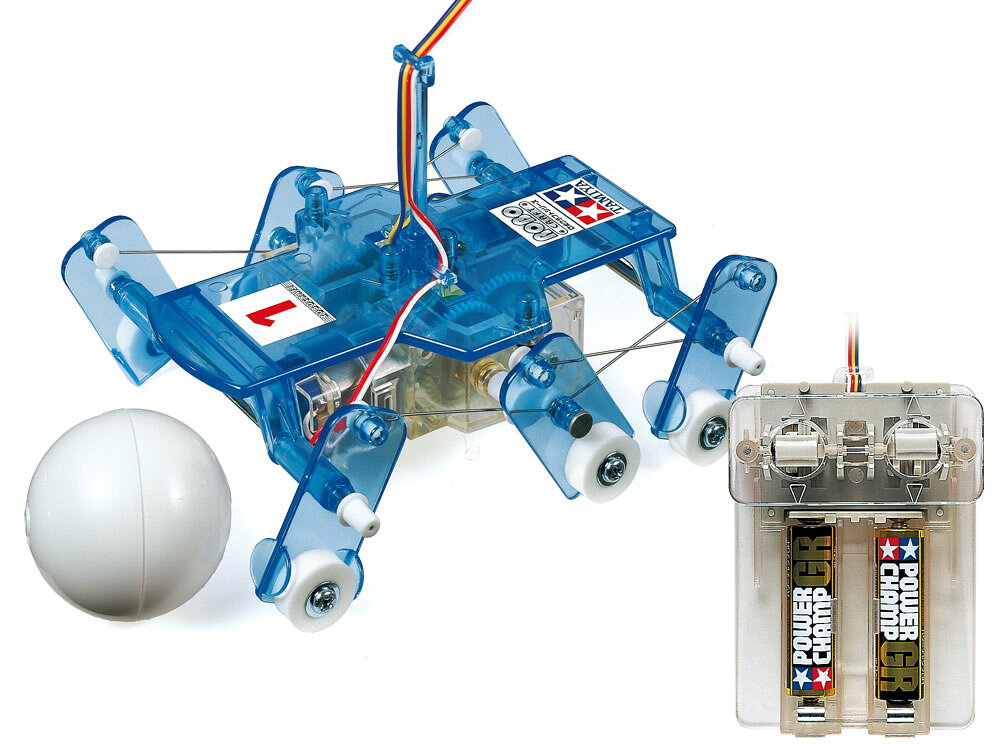 【 リモコン使って、キミもロボットオペレーター 】
操縦するから楽しさもいっそう。6本足で動き回る昆虫型のロボット、リモコン・インセクトは手元のリモコンボックスで前後左右、自由自在にコントロール可能です。
もちろん、6本の足のパーツや胴体パーツ、さらには2つのギヤボックスなど、必要な部品はすべてセット。
しかも、リモコン基板に配線済みのモーターや組み立て済みのギヤボックスなど、はめ込みとビス止めで組み立ても簡単です。
自分だけの1台を、君も作ろう。

【 基本スペック 】
●本体全長=116mm ●本体重量=135g ●ボディ材質=AbS樹脂製 ●ギヤボックス、モーター、コントローラー ●組み立て用ドライバー付き ●単3電池2本使用(別売) ●走行時間:アルカリ乾電池使用で約2時間

・ホビー系商品についての諸注意
メーカー都合により発売の大幅な延期が発生する可能性がございます。
予約商品についてはメーカーから順次入荷次第の発送となります。メーカー公表の発売日とは異なる場合がございますのでご了承ください。【対象年齢】：