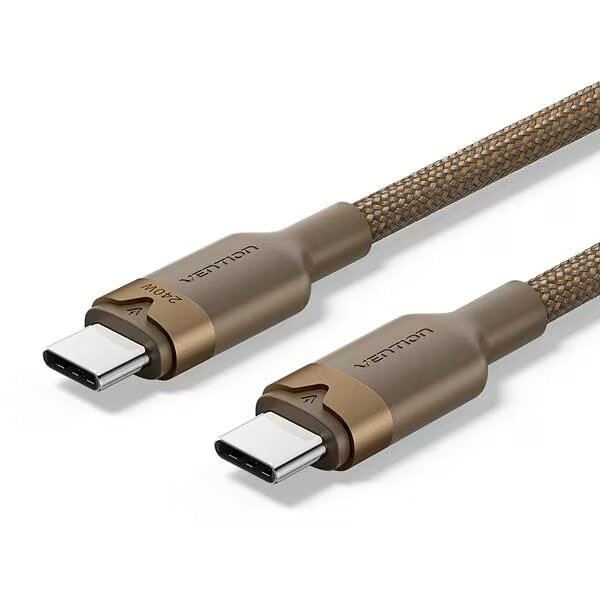 最大240W PD3.1 超急速充電 と 480Mbpsでスムーズなデータ転送 に対応したUSB-C 2.0ケーブル。

【USB Type-C to C ケーブル （USB2.0） 高耐久ナイロン】

・最大240Wまでの急速充電に対応
・進化したe-Markerチップ。急速充電中もデバイスを自動で保護
・屈曲試験10000回以上。摩耗に強くほつれにくい。
・抗酸化物質、耐腐食性。アルミニウム合金とPVCシェル。
・より速い充電とより安定した伝送を実現するために錫引き銅とアルミホイルのマルチストランドシールドを採用。

【商品詳細】
●ブランド：Vention
●商品名：USB 2.0 Type-C Cable
●モデル：TRI
●カラー：ゴールド
●インターフェイス：USB-C
●電気メッキ：ニッケルメッキ
●コンダクター：錫引き銅
●シールド：アルミホイル
●ジャケット：PVC＋ナイロン編み
●シェル：アルミニウム合金
●データ伝送速度：480Mbps
●定格電流：最大5A
●定格出力：最大240W
●長さ：1m
●保証：1年
●パッケージ：カラーボックス