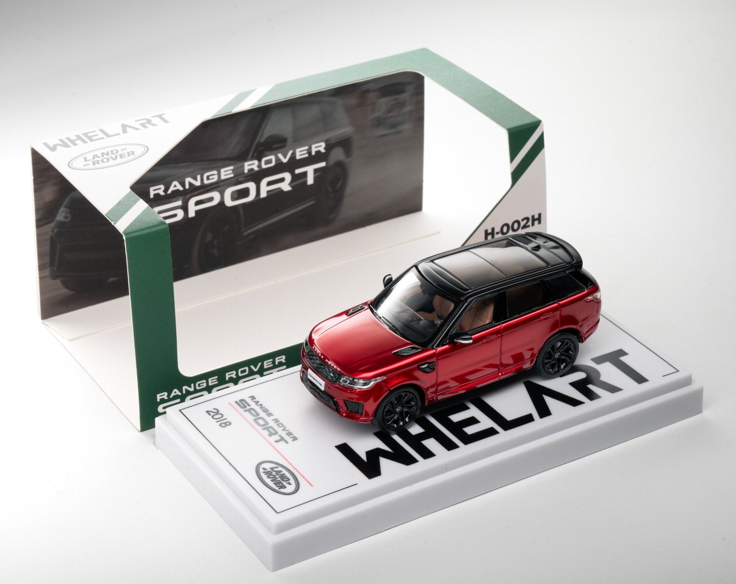 新ブランド "WHELART"(ウィールアート）から Range Rover Sport 2018の登場です。
台座が付属しますのでコレクションに最適です。

パッケージサイズ:117 x 50 x 53mm

■素材：ダイキャスト(亜鉛合金）/ABS/
■写真はプロトタイプです。実際の製品とは異なります。
■仕様は予告なく変更になる場合がございます。
■商品パッケージは梱包材のため、破損・汚れはサポート対象外となります。 商品パッケージの破損・汚れによる返品対応、交換対応はいたしかねます。

※メーカー都合により大幅な発売延期や発売中止が発生する場合がございます。予めご了承ください。

・ホビー系商品についての諸注意
メーカー都合により発売の大幅な延期が発生する可能性がございます。
予約商品についてはメーカーから順次入荷次第の発送となります。メーカー公表の発売日とは異なる場合がございますのでご了承ください。【対象年齢】：
