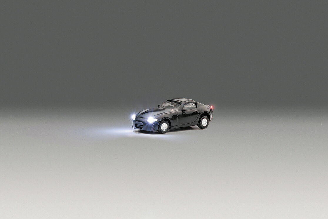 製品特徴
・日本形の自動車をイメージしたフリーランスのミニカーに点灯するヘッドライト・テールライトを標準装備
・運転手人形1 体搭載済
・縮尺は1/150

・ホビー系商品についての諸注意
メーカー都合により発売の大幅な延期が発生する可能性がございます。
予約商品についてはメーカーから順次入荷次第の発送となります。メーカー公表の発売日とは異なる場合がございますのでご了承ください。【対象年齢】：8歳以上
