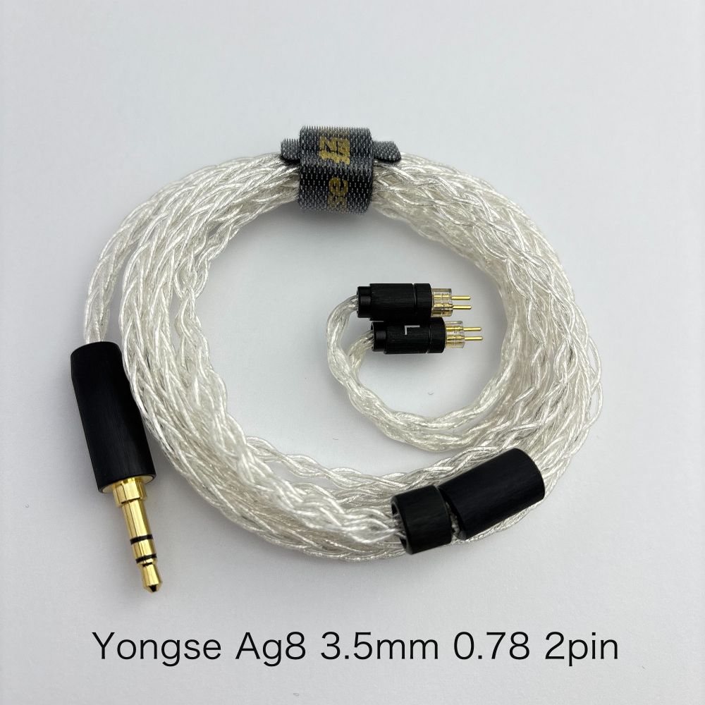 Ag8（エージーエイト）はYongseのブランドとしてはエントリークラスに位置付けられます。
5N純銀を使用したアップグレードケーブルでAg4とAg8ではコア数が違います。

◎Yongse （LIYANG BUCKS DIGITAL CABLES CO., LTD.）とは
2015年設立、中国・江南地域（リツ陽）に拠点を構えるケーブル専門メーカーです。
創業は2015年ですが、コアメンバーはケーブル業界において25年以上の経験を有しており、
設計・材料選定・量産管理に至るまで、豊富なノウハウを蓄積しています。

PC・スマートフォン向けデジタルケーブルに加え、
イヤホン／IEM用オーディオケーブルおよび各種精密コネクターの研究開発・製造を主力事業としています。
カスタマー要求仕様に応じたOEM／ODM開発を強みとし、導体構造設計、耐久性向上設計、
安定した信号伝送設計など、実使用を前提とした製品づくりを行っています。

強力な開発体制。専任R＆Dエンジニア：12名。品質管理担当：17名。第三者試験機関（TUV）との連携体制
単なる製造請負ではなく、設計段階からの技術提案型開発を行い、市場競争力のある製品仕様をご提案いたします。
国際安全基準への対応も進んでおり、当社製品は、UL（米国安全規格）対応、CE（EU適合規格）対応、
RoHS準拠など、国際的な安全・環境基準に適合しております。
北米・欧州市場での販売実績を有し、グローバル基準での品質・安全性を確保しています。

＜仕様＞
●素材：5N銀線
●組方：8コア 5＊3 ／ 0.07
●インターフェイス：0.78 2Pin
●プラグ：3.5mm
●プラグ素材：銅＋24K金メッキ 外装：艶消し航空機グレードアルミニウム。オリジナル・スプリッター採用
●ケーブル長：120cm±2cm