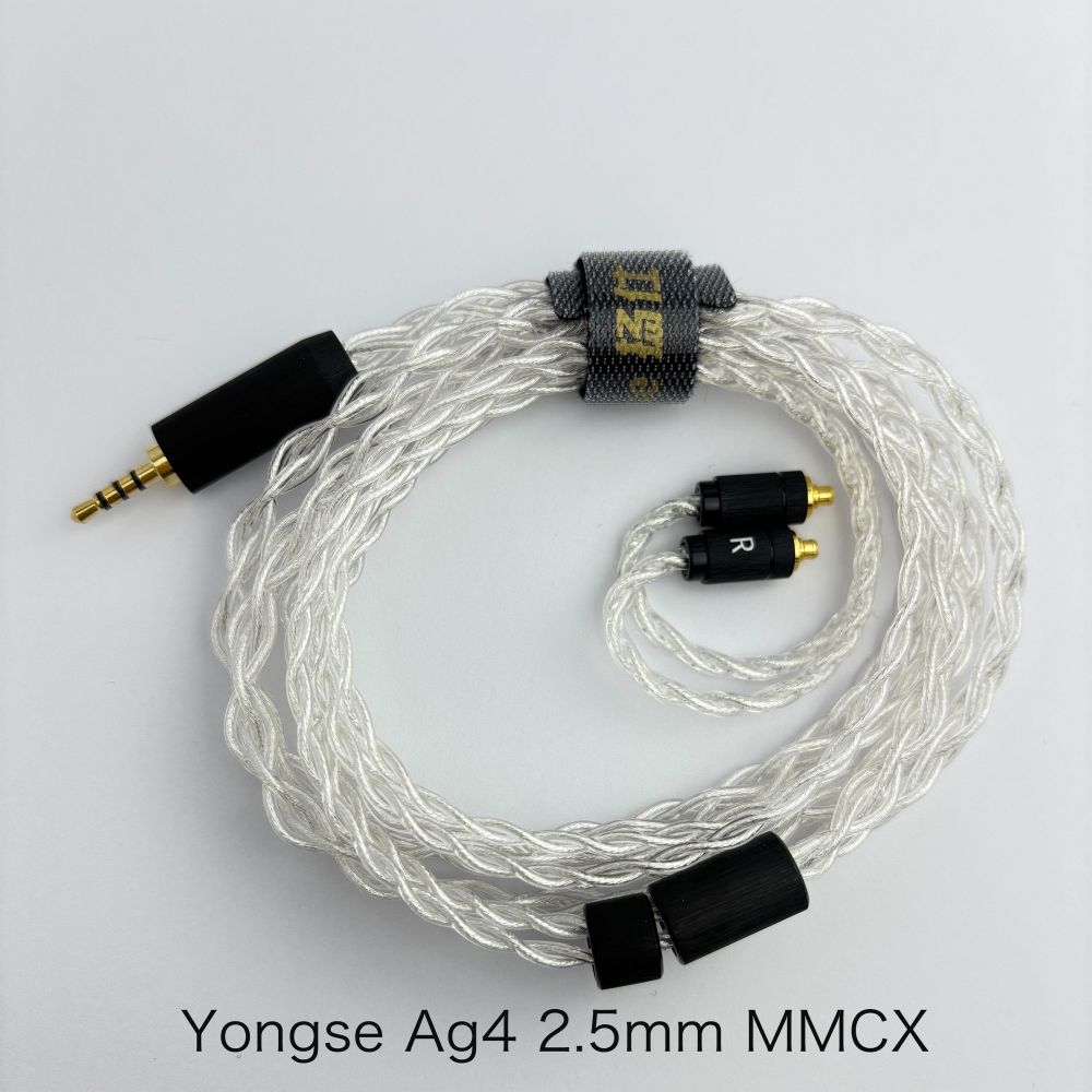 Ag4（エージーフォー）はYongseのブランドとしてはエントリークラスに位置付けられます。
5N純銀を使用したアップグレードケーブルでAg4とAg8ではコア数が違います。

◎Yongse （LIYANG BUCKS DIGITAL CABLES CO., LTD.）とは
2015年設立、中国・江南地域（リツ陽）に拠点を構えるケーブル専門メーカーです。
創業は2015年ですが、コアメンバーはケーブル業界において25年以上の経験を有しており、
設計・材料選定・量産管理に至るまで、豊富なノウハウを蓄積しています。

PC・スマートフォン向けデジタルケーブルに加え、
イヤホン／IEM用オーディオケーブルおよび各種精密コネクターの研究開発・製造を主力事業としています。
カスタマー要求仕様に応じたOEM／ODM開発を強みとし、導体構造設計、耐久性向上設計、
安定した信号伝送設計など、実使用を前提とした製品づくりを行っています。

強力な開発体制。専任R＆Dエンジニア：12名。品質管理担当：17名。第三者試験機関（TUV）との連携体制
単なる製造請負ではなく、設計段階からの技術提案型開発を行い、市場競争力のある製品仕様をご提案いたします。
国際安全基準への対応も進んでおり、当社製品は、UL（米国安全規格）対応、CE（EU適合規格）対応、
RoHS準拠など、国際的な安全・環境基準に適合しております。
北米・欧州市場での販売実績を有し、グローバル基準での品質・安全性を確保しています。

＜仕様＞
●素材：5N銀線
●組方：4コア 5＊3 ／ 0.07
●インターフェイス：MMCX
●プラグ：2.5mm
●プラグ素材：銅＋24K金メッキ 外装：艶消し航空機グレードアルミニウム。オリジナル・スプリッター採用
●ケーブル長：120cm±2cm