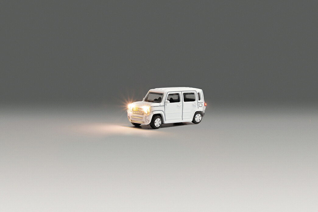 製品特徴
・日本形の自動車をイメージしたフリーランスのミニカーに点灯するヘッドライト・テールライトを標準装備
・運転手人形1 体搭載済
・縮尺は1/150

・ホビー系商品についての諸注意
メーカー都合により発売の大幅な延期が発生する可能性がございます。
予約商品についてはメーカーから順次入荷次第の発送となります。メーカー公表の発売日とは異なる場合がございますのでご了承ください。【対象年齢】：8歳以上