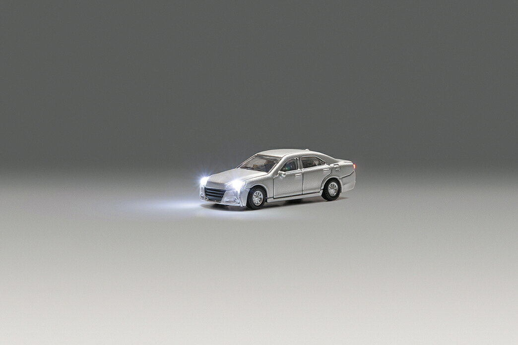 製品特徴
・日本形の自動車をイメージしたフリーランスのミニカーに点灯するヘッドライト・テールライトを標準装備
・運転手人形1 体搭載済
・縮尺は1/150

・ホビー系商品についての諸注意
メーカー都合により発売の大幅な延期が発生する可能性がございます。
予約商品についてはメーカーから順次入荷次第の発送となります。メーカー公表の発売日とは異なる場合がございますのでご了承ください。【対象年齢】：8歳以上