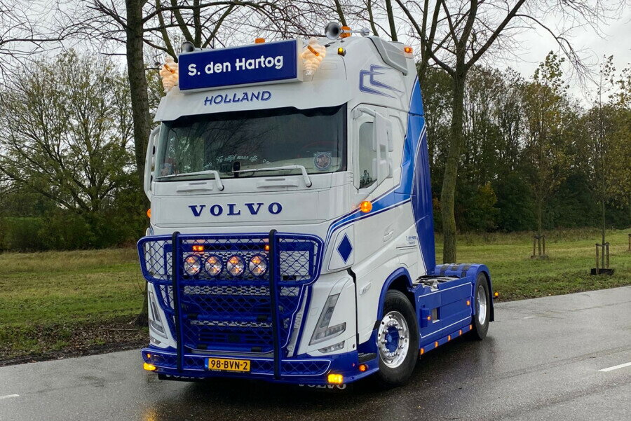 WSI Models 1/50 H. den Hartog VOLVO FH5 GLOBETROTTER XL 4X2 【01-4786】 (ミニカー)