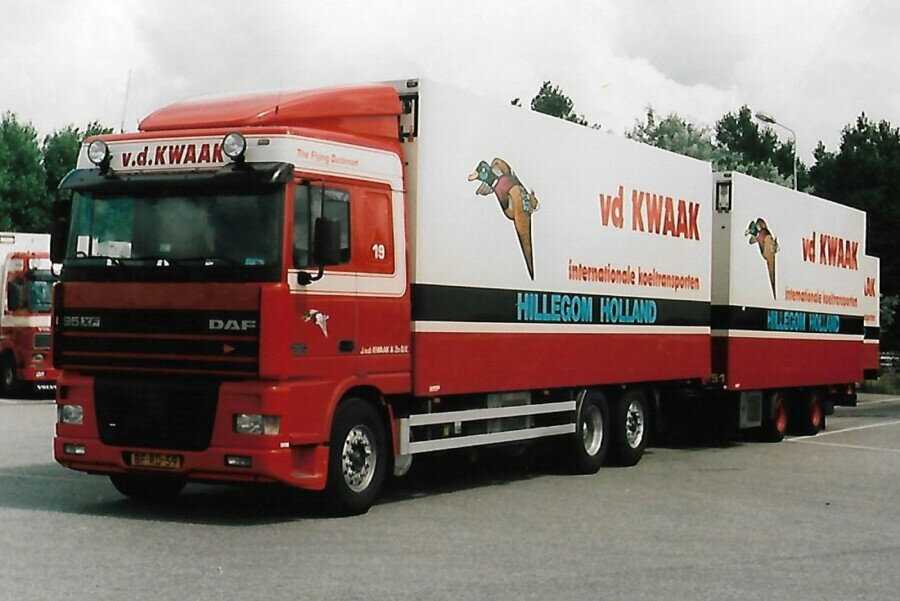 WSI Models 1/50 Van Der Kwaak DAF 95XF SPACE CAB 6X2 TAG AXLE RIGED REEFER TRUCK DRAWBAR TRAILER 【01-4745】 (ミニカー)