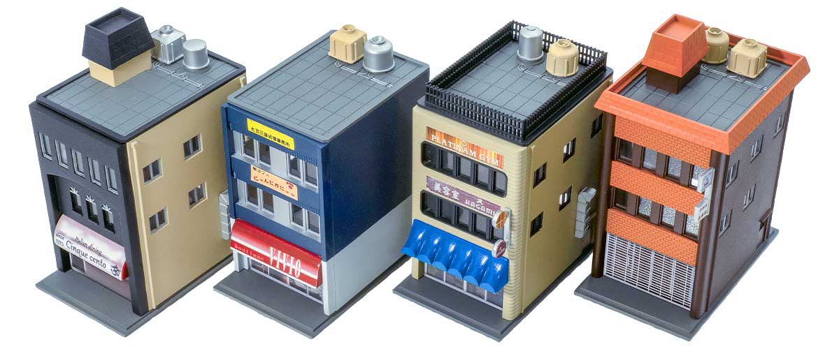 ●商業ビル前面に新規デザインの印刷済みガラスを起用し、同梱の新規ステッカーでリノベーション仕様を簡単に再現
●正面デザインが異なる商業ビル3Fを4棟製作出来ます。

製品特徴
●8種類のデザインをイメージした印刷済みガラスを付属します。
●新規ステッカー（1種）が付属します。

付属品
・取扱説明書
・ステッカー

・ホビー系商品についての諸注意
メーカー都合により発売の大幅な延期が発生する可能性がございます。
予約商品についてはメーカーから順次入荷次第の発送となります。メーカー公表の発売日とは異なる場合がございますのでご了承ください。【対象年齢】：15歳以上