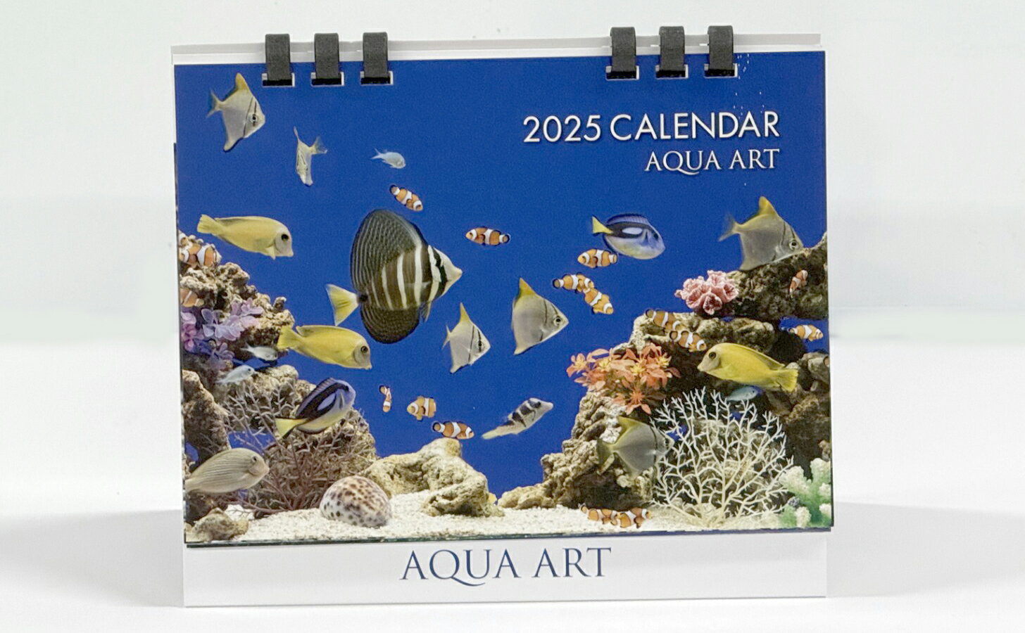 2025年 AQUA ART 熱帯魚卓上カレンダー(月めくり・リング)