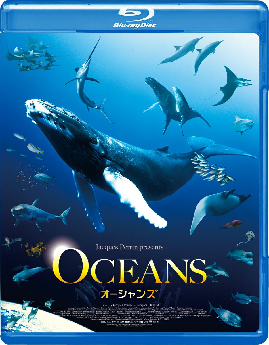 そこは、想像さえも呑み込まれる未知の世界。 
製作費70億円。『アース』『ディープ・ブルー』を超える、史上最大のドキュメンタリー・プロジェクト‼

＜収録内容＞
・画面サイズ：16：9（スコープサイズ ）1080p High Definition
・音声：ドルビーTrueHD 5.1chサラウンド
・字幕：日本語字幕/日本語ナレーション字幕

　▽特典映像
・メイキング・オブ・オーシャンズ
・シーン解説
・ジャック・ぺラン監督インタビュー
・未公開シーン
・大型船の撮影映像
・日本語版テーマソング「Sailing my Life」PV映像
・BGV機能
・デジタル・フォトギャラリー
・予告編集

※収録内容は変更となる場合がございます。