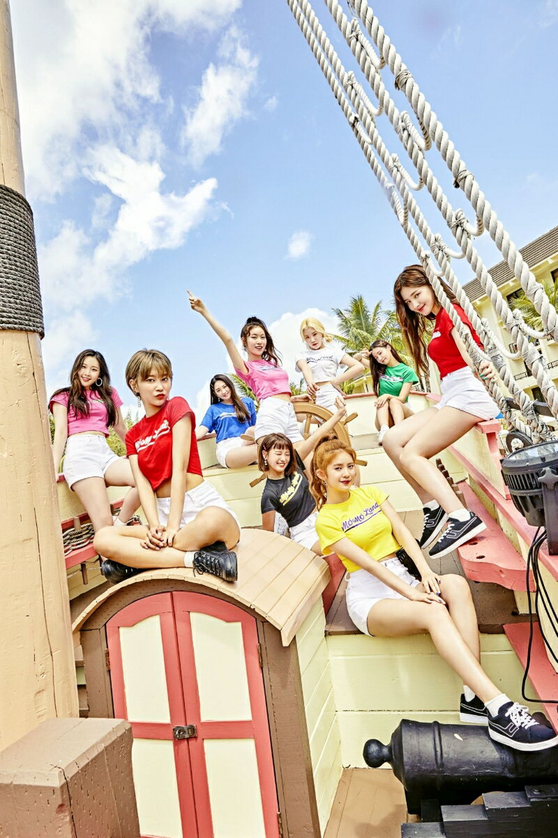 MOMOLAND